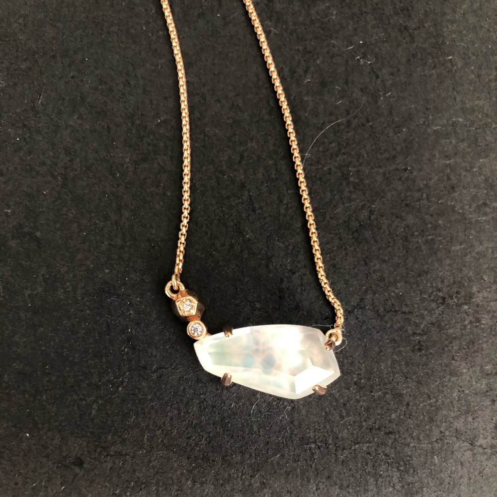 Kendra Scott pendant necklace